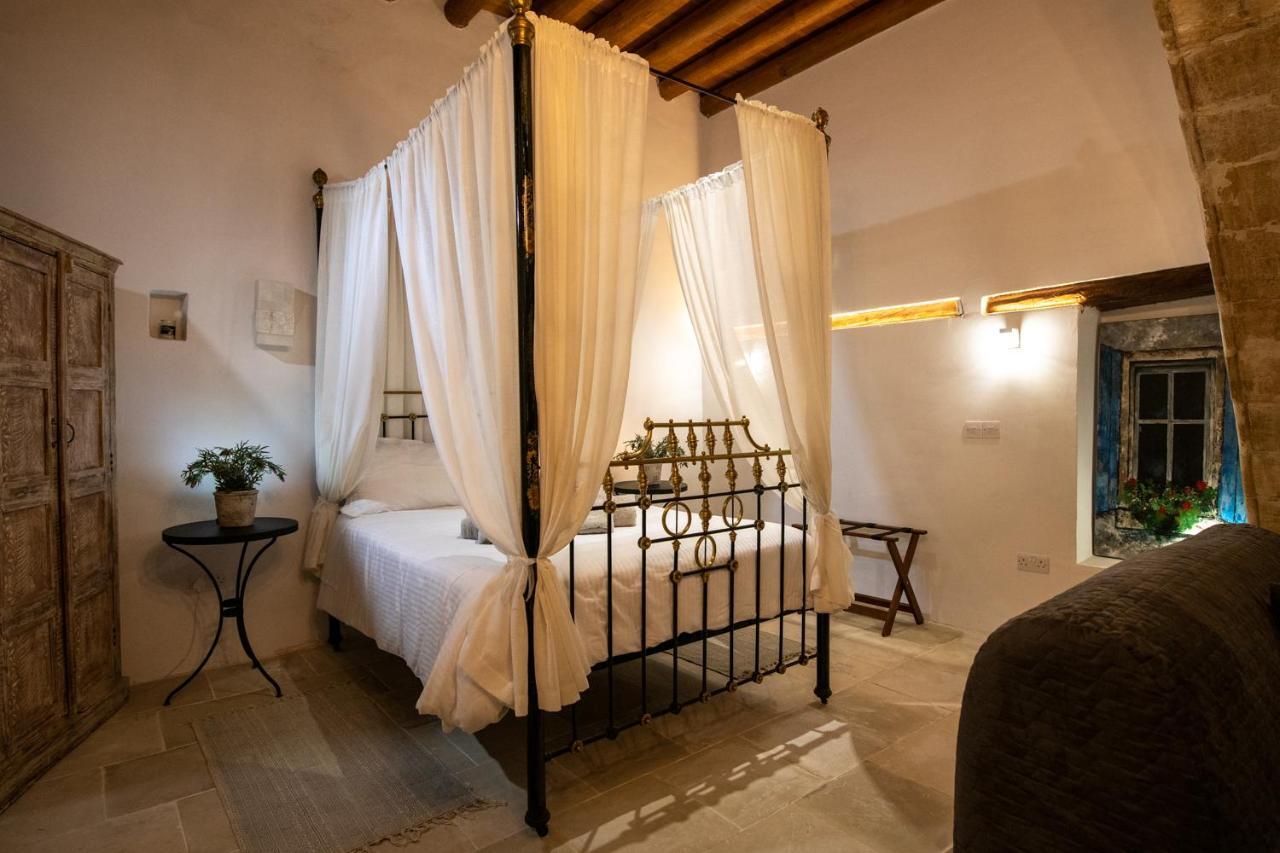 Apanemia Inn Studio โลฟู ภายนอก รูปภาพ